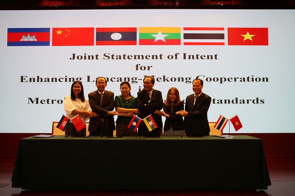 同飲一江水 合作謀“計”榮